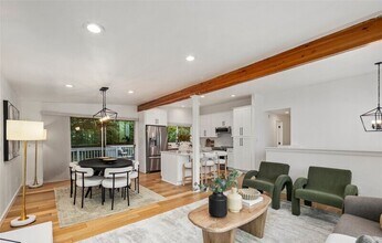 201 165th Ave NE in Bellevue, WA - Building Photo - Building Photo