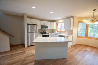 2607 Tuxedo Ln NW in Rochester, MN - Building Photo - Building Photo