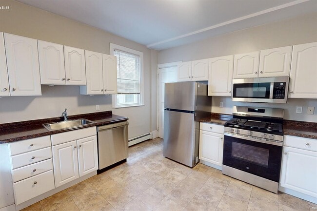 63 Dana St, Unit 1 in Cambridge, MA - Foto de edificio - Building Photo
