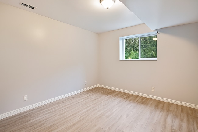 8240 S Marion View Cir, Unit 3 - Upstairs North Bedroom in Sandy, UT - Building Photo - Building Photo