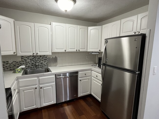 383 Langley Rd, Unit 3