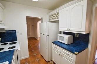 2544 SW 20th St in Miami, FL - Building Photo - Building Photo