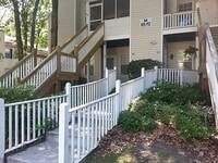 2092 S Sherwood Dr, Unit M105