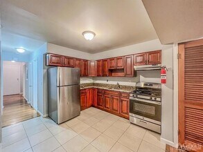 124 Washington Ave in Carteret, NJ - Foto de edificio - Building Photo