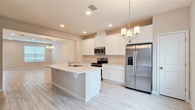 15381 Burgtheater Dr in Winter Garden, FL - Building Photo - Building Photo