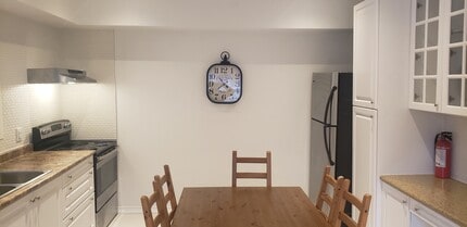 19 Rogers Rd in Toronto, ON - Building Photo - Building Photo