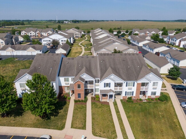 124 Bertram Dr in Yorkville, IL - Building Photo - Building Photo