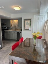 437 Hulls Farm Rd in Fairfield, CT - Building Photo - Building Photo