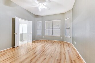 4921 Tulip Ln in Fort Worth, TX - Building Photo - Building Photo