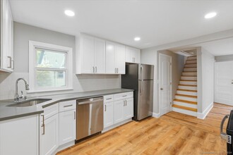 816 Pacific St in Stamford, CT - Building Photo - Building Photo