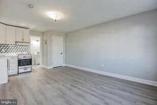 1010 P St NW in Washington, DC - Building Photo
