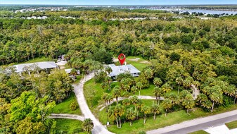 2261 Krape Rd in Naples, FL - Building Photo