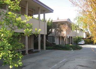 701 9th Ave in Redwood City, CA - Building Photo - Building Photo