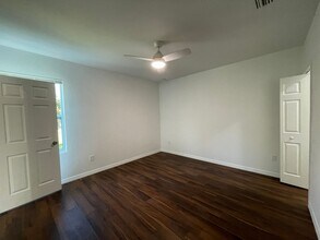 2256 French St in Ft. Myers, FL - Building Photo - Building Photo