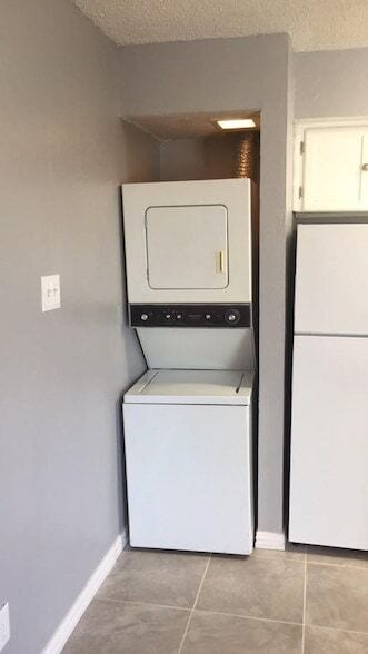 9809 Walnut St, Unit E305 in Dallas, TX - Building Photo - Building Photo