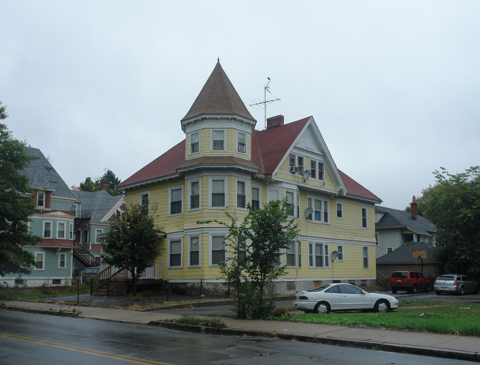 209 Jackson St in Lawrence, MA - Building Photo