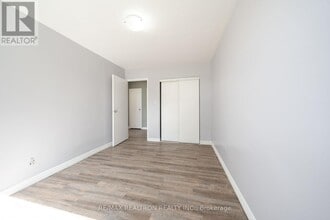 799 Robinson St in Burlington, ON - Building Photo - Building Photo