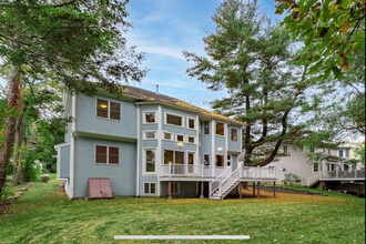 142 Hartman Rd in Newton, MA - Building Photo - Building Photo