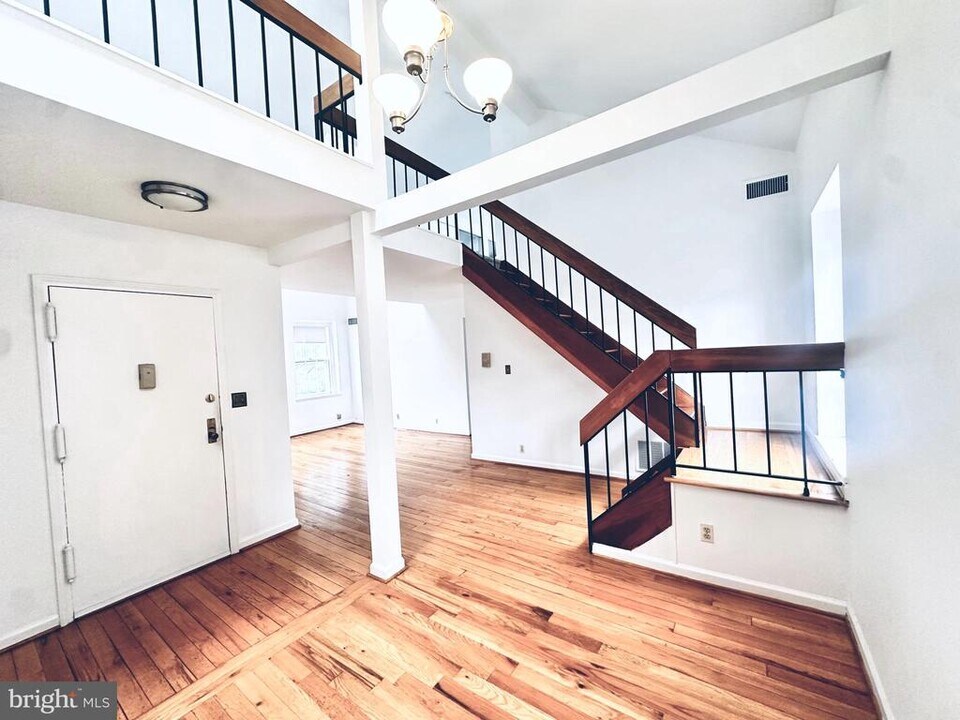 3711 39th St NW in Washington, DC - Building Photo