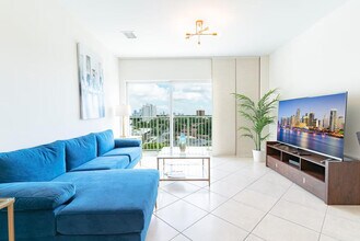 2280 SW 32nd Ave in Miami, FL - Building Photo - Building Photo