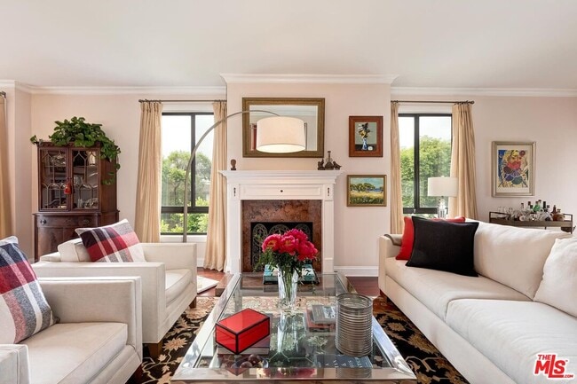 property at 1220 S Roxbury Dr