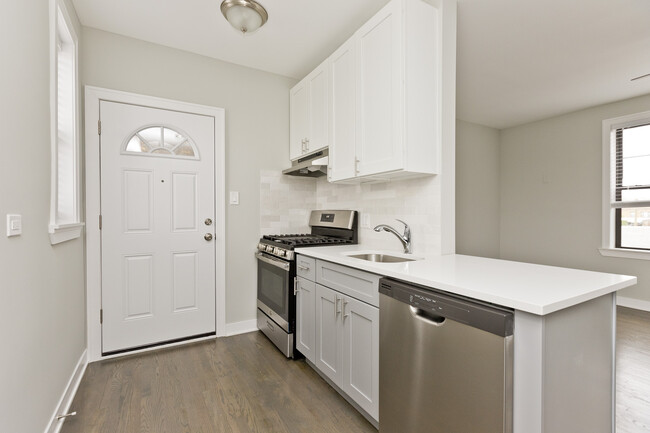 3620 N Marshfield Ave, Unit 3A