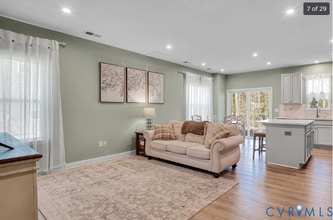 10836 Genito Sq Dr in Midlothian, VA - Foto de edificio - Building Photo