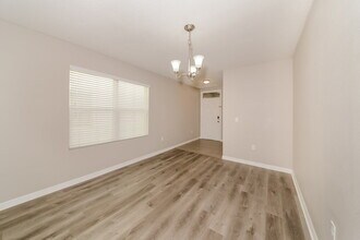 10126 Geese Trail Cir in Ruskin, FL - Building Photo - Building Photo