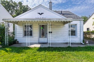 17656 Toepfer Dr in Eastpointe, MI - Building Photo