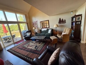 14 Pioneer Point in Grantham, NH - Building Photo - Building Photo