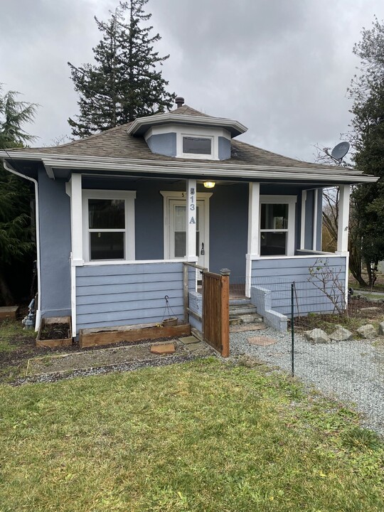 513 N 1st St in Mount Vernon, WA - Building Photo