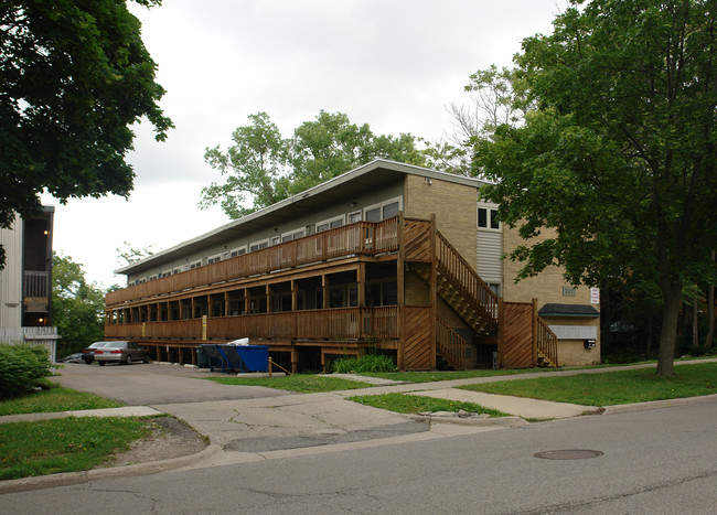 727 E Kingsley St in Ann Arbor, MI - Foto de edificio - Building Photo