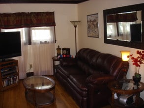 117 Linden Ave, Unit 1 in Ithaca, NY - Foto de edificio - Building Photo