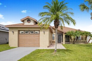 1019 Apopka Woods Ln in Orlando, FL - Building Photo