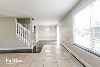 4252 Village Trace Dr in Indianapolis, IN - Foto de edificio - Building Photo