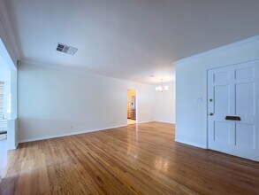 6606 Balcom Ave in Los Angeles, CA - Building Photo - Building Photo