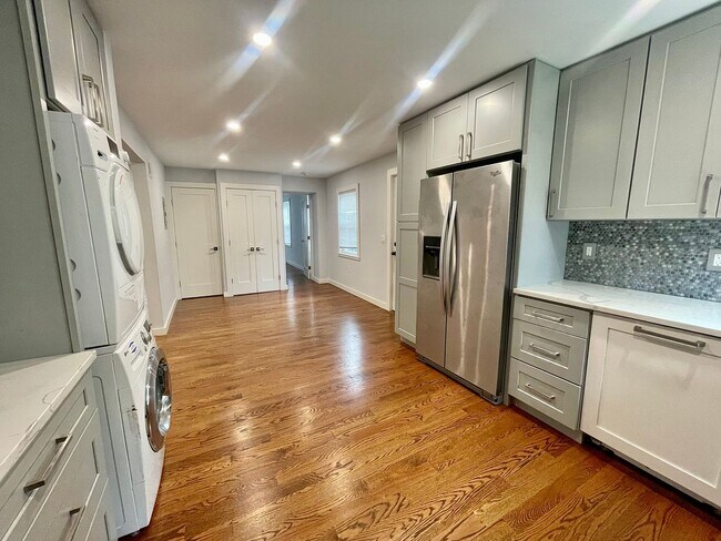 615 Hall St-Unit -Apt 1 in Mamaroneck, NY - Building Photo - Building Photo