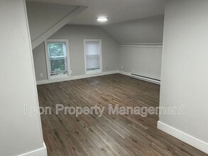 27 Lamphear St in Coventry, RI - Building Photo - Building Photo