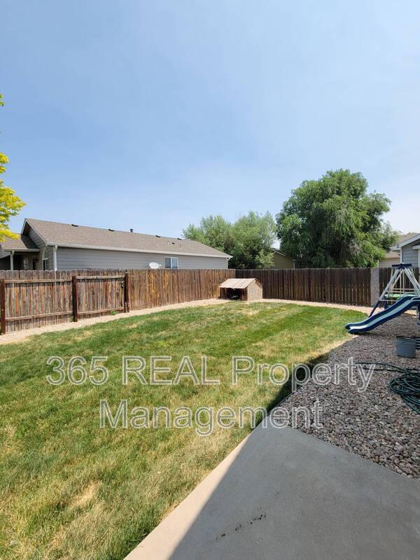 3821 Tumbleweed Dr in Evans, CO - Building Photo - Building Photo