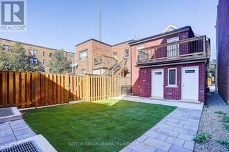 166 Vaughan Rd in Toronto, ON - Building Photo - Building Photo