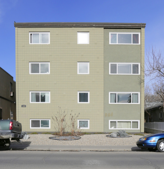 806 2nd Ave NW in Calgary, AB - Building Photo