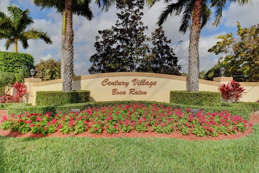 1004 Newcastle A in Boca Raton, FL - Building Photo