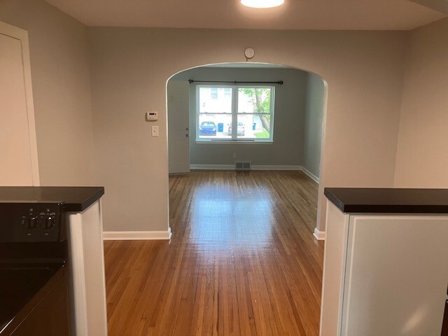 306 Hamlin St, Unit 2
