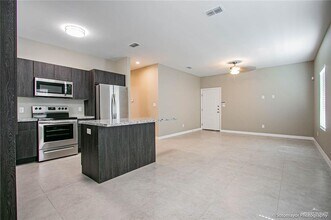 10 Diamond W Ave in Alton, TX - Building Photo - Building Photo