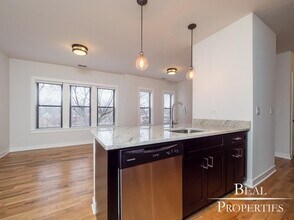 2209 W Eastwood Ave in Chicago, IL - Building Photo - Building Photo