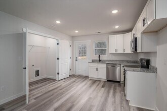 122 4th St SE in Hickory, NC - Building Photo - Building Photo