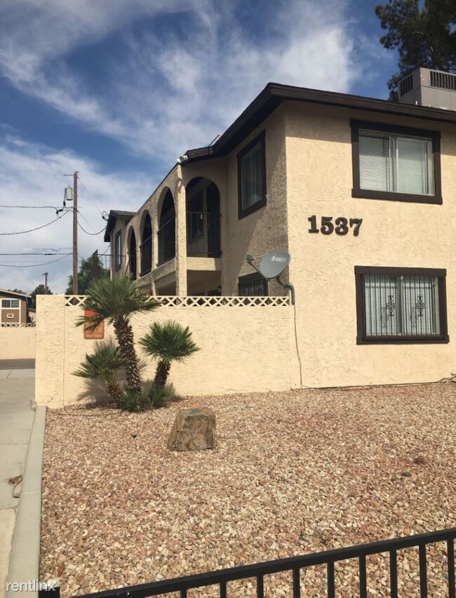 1537 Cobb Ln-Unit -Apt 2 in Las Vegas, NV - Building Photo - Building Photo