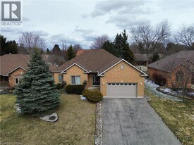 27 Werret Ave in Simcoe, ON - Building Photo