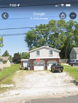 623 E Lake Ave in Peoria, IL - Building Photo