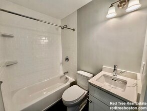 97 Spring St, Unit A5 in Boston, MA - Foto de edificio - Building Photo